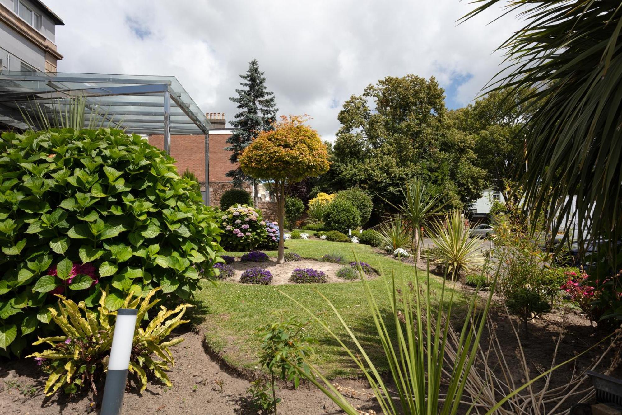 โรงแรมซาวอย Saint Helier ภายนอก รูปภาพ