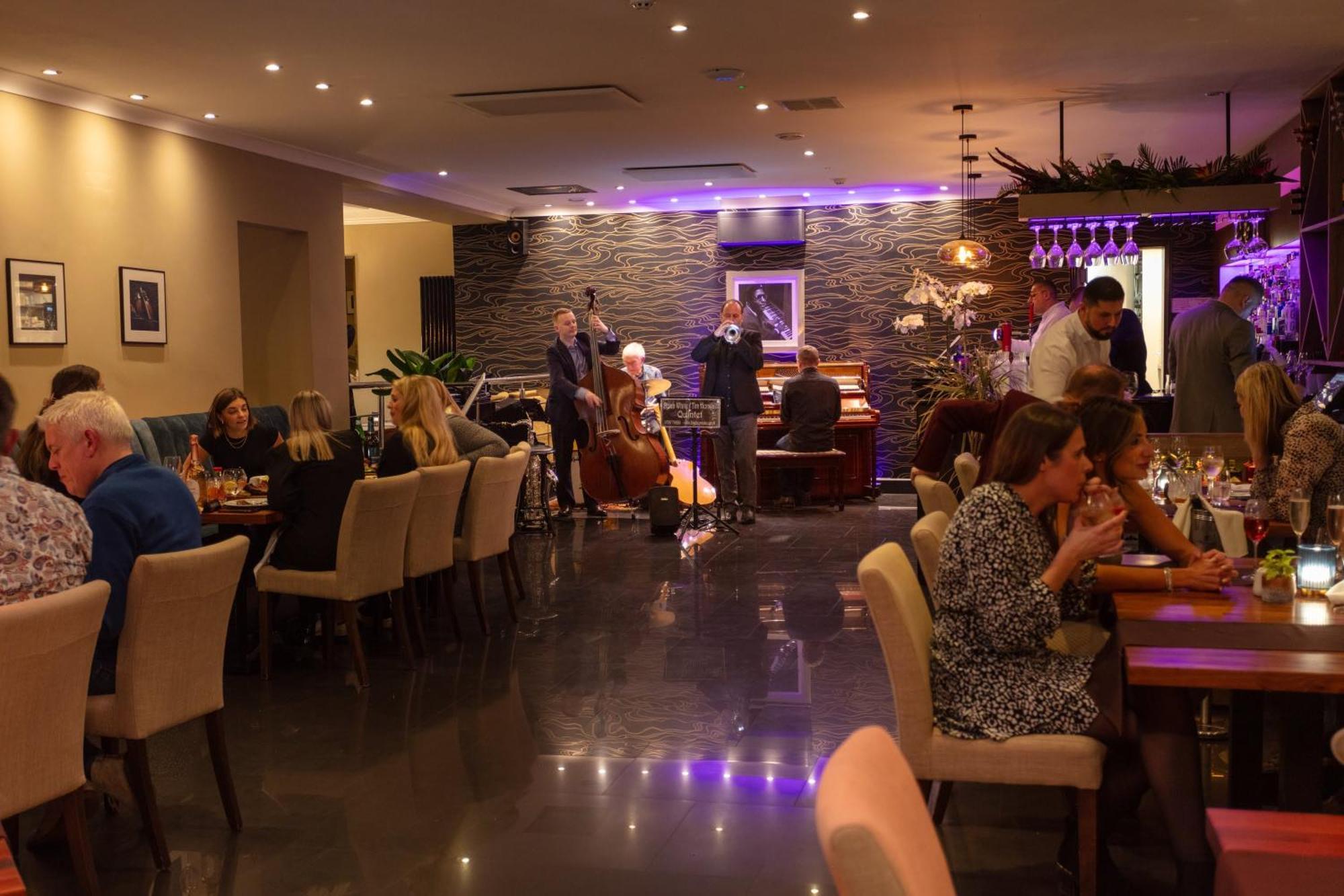 โรงแรมซาวอย Saint Helier ภายนอก รูปภาพ
